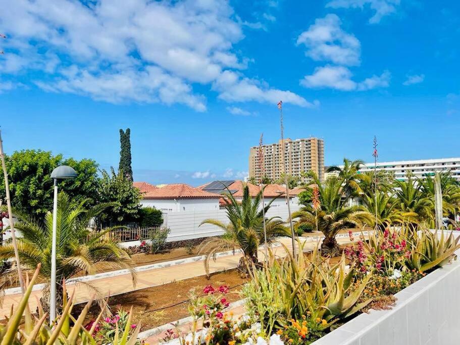 Comfy Home With Large Terrace Five Minutes From Ocean لوس كريستيانوس المظهر الخارجي الصورة