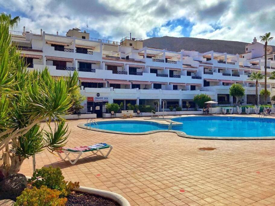 Comfy Home With Large Terrace Five Minutes From Ocean لوس كريستيانوس المظهر الخارجي الصورة