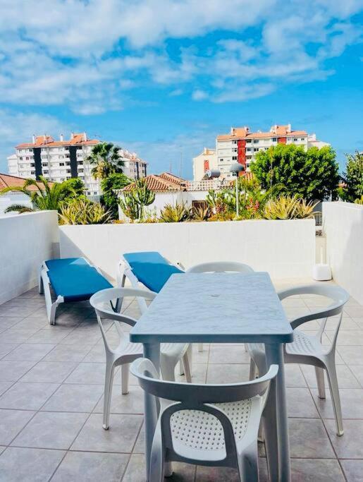 Comfy Home With Large Terrace Five Minutes From Ocean لوس كريستيانوس المظهر الخارجي الصورة
